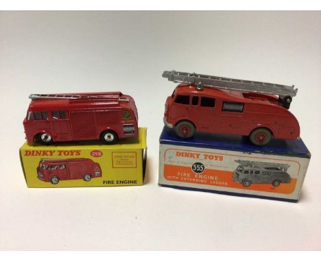 Dinky Fire Engine with extending ladder Nom 555, Fire Engine No 259, both boxed (2)