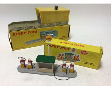 Dinky boxed selection of accessories including signs No 47, International Road Signs No 771, Petrol Pump Station "Shell" No 7