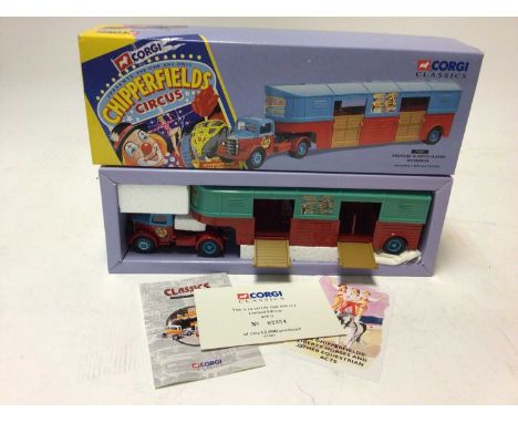 Corgi Chipperfields Circus boxed selection including larger models 97885, 31902, 97887, 97915 (x2), 97092, 97022, 97092, 9690