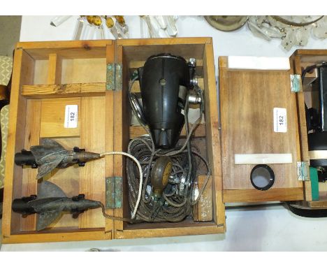 A Walkers 'Knotmaster MkIII' yacht log in fitted box and a Saura HB-65G hand-held yacht compass in box, (2). 