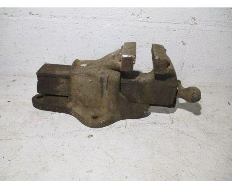 A large vintage Parkinson's No 7 metal vice