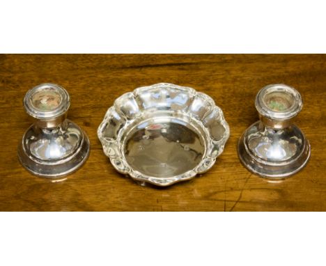 A silver trinket dish, Birmingham 1971 approx 2.03ozt with a pair of squat silver candlesticks, Birmingham 1972 (3)