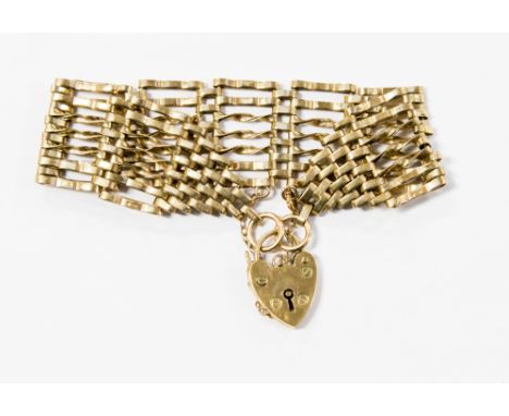 A 9ct gate bracelet with padlock clasp, approx 20 grams 