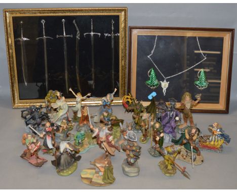 Collection of Danbury Mint Lord of The Rings figures including Lord of The Rings Gallery collection (appears full set of 25) 