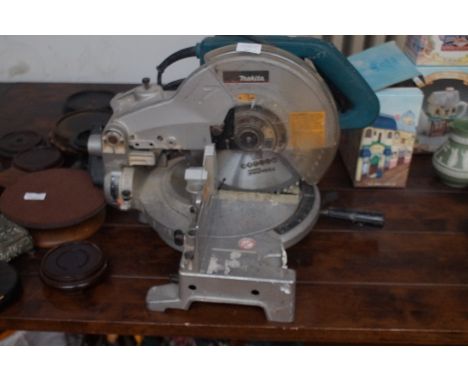Makita bench saw 
