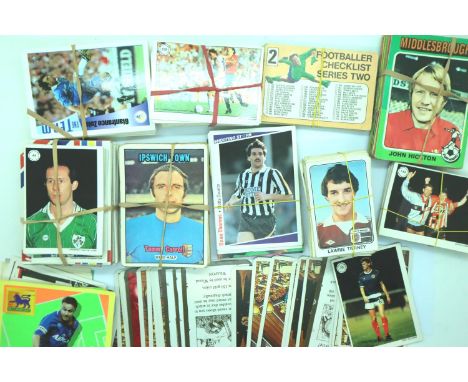 Approximately 300 mixed football cards. P&amp;P Group 2 (£18+VAT for the first lot and £3+VAT for subsequent lots) 