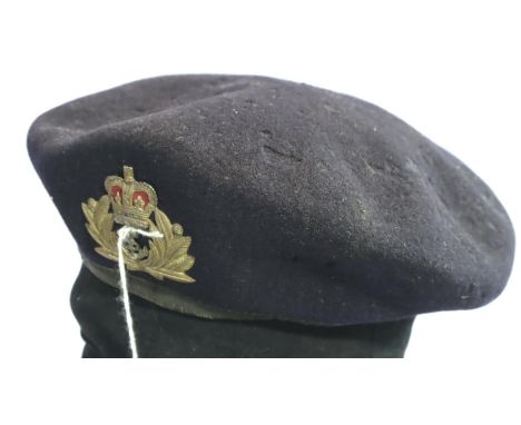 Circa 1970s Royal Navy officers beret. Provenance; vendor advises that the officer served on the HMS Ark Royal. P&amp;P Group