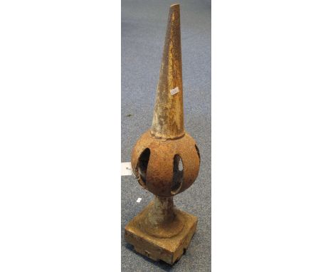 Cast iron railway gantry finial. (B.P. 24% incl. VAT)