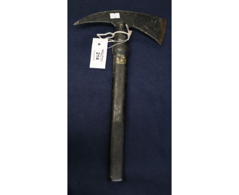 An Adler-Staal Nederland RP4 Dutch Army Fireman's axe.(B.P. 24% incl. VAT)