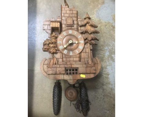 Carved Black Forest cuckoo clockCondition report: Please see additional photographs for picture of the movement. The case is 