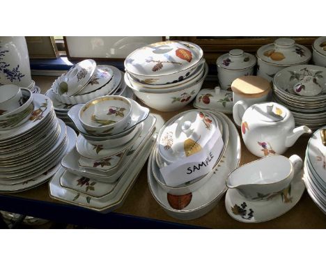 Extensive collection of Royal Worcester Evesham pattern china, including dinner and tea wares, approximately 200 pieces