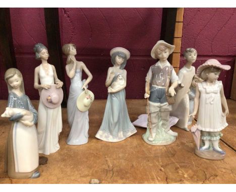 Selection of Lladro and NAO figurines (7)