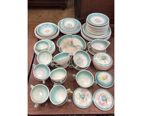 Susie Cooper dinner and tea wareCondition report: Please contact our office on 01206 754754 to book a telephone bid.Two cups 