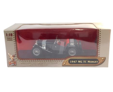A Road Signature Leather Series 1947 MG TC Midget, 1:18 scale, boxed.