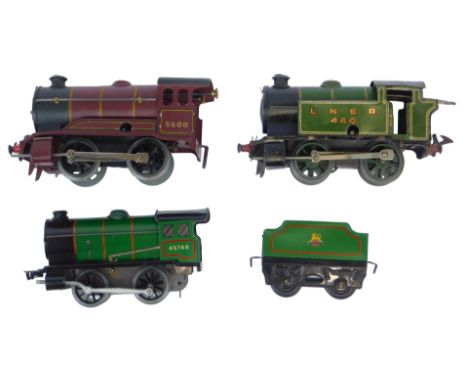 Two Hornby trains O gauge tinplate clockwork locomotives, comprising 0-4-0 locomotive 5600, crimson livery, and 0-4-0 locomot