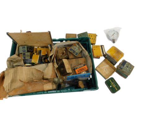Various bearings, a Negretti &amp; Zambra pressure gauge, a Boss pressure gauge, etc. (1 box)