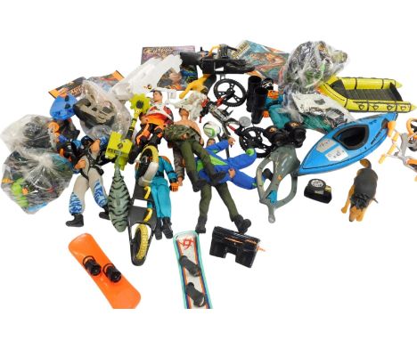 Various Hasbro Action Men and accessories, including Motorcycle Action Man, canoe, Action Man binoculars, weapons, etc. (1 bo