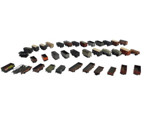 Mainline and other OO gauge rolling stock, including sheet bridge Coal and Iron Company Limited tipplers, brake vans, plank v