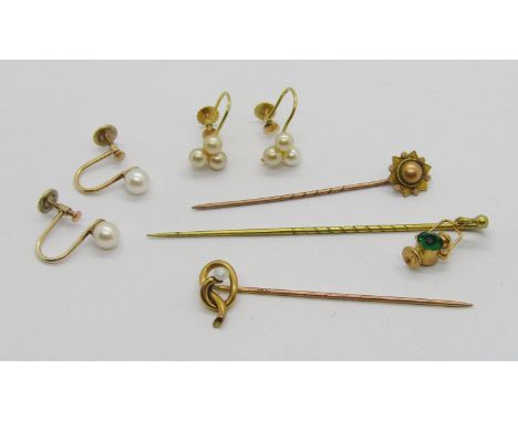 Mixed group of 9ct jewellery comprising two vintage pairs of pearl earrings with screw fastenings and two antique stick pins,