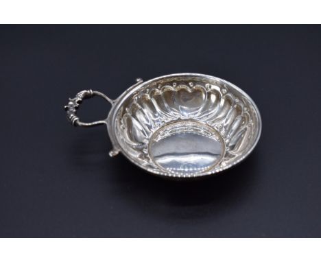 A silver taste du vin, by Harrison Brothers &amp; Howson Ltd, Birmingham 1988, 7.5cm, 38g. 