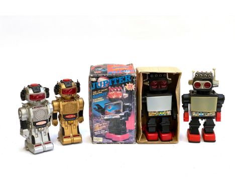 A quantity of vintage robots to include a boxed Jupiter The 13" Giant Walking Robot, Magic Mike Model-B, etc