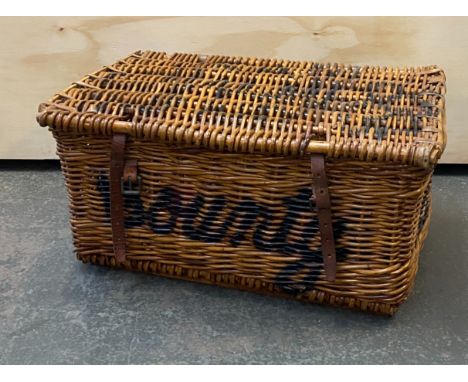 A good quality sturdy vintage wicker hamper, 75x56x38cm