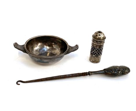 A Colombian 900 silver twin handled bowl, stamped TAN 0,900, 95g; together with a silver pepper, 13g excluding blue glass lin