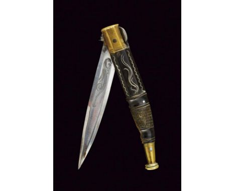 dating: First half of the 20th Century provenance: Avigliano, Single-edged blade, slightly engraved. Grip with horn grip scal