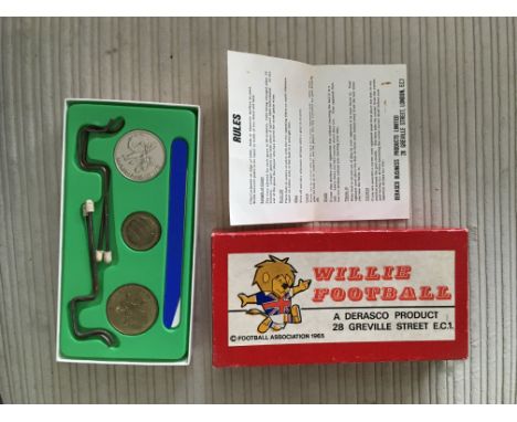 World Cup Willie 1966 Football Game: Rare item with all contents, box and instructions. Box and contents very good. Nice coll