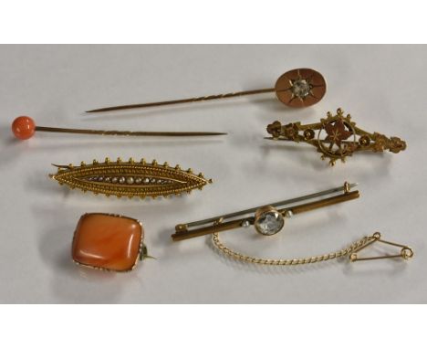 Jewellery - a 19th century 9ct gold sweetheart brooch; a 15ct gold brooch set with graduated seed pearls; a bar brooch set wi
