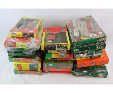 Collection of 23 boxed and unmade Heljan HO scale trackside buildings and kits to include 1755, 139, 716, 717, 1714, 1720, 15