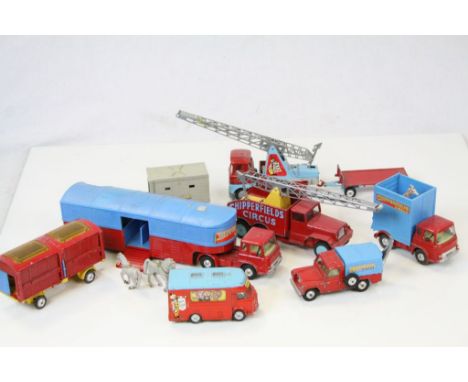 Seven original Corgi Chipperfield Circus diecast models, play worn, to include Articulated Horse Box with 3 horses), Internat