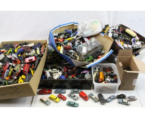 Very large collection of diecast and plastic models, various makers, small scale