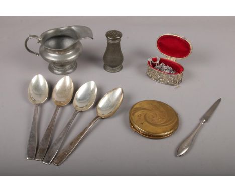 An assortment of metal ware comprising of, Set of 4 Odeon Theatres Elkington Monarchy Silver Plate Table Spoons, engraved wit