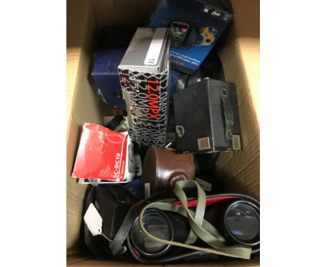 A box of various vintage and other cameras to include Brownie Junior, Ensign E28, Hitachi 12OMPX, Kodak Brownie 127, Kodak Ea