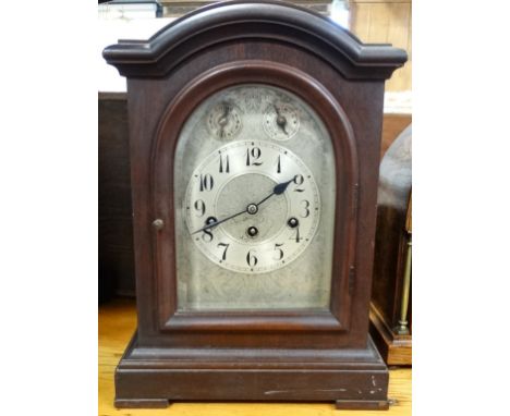 Bracket clock 