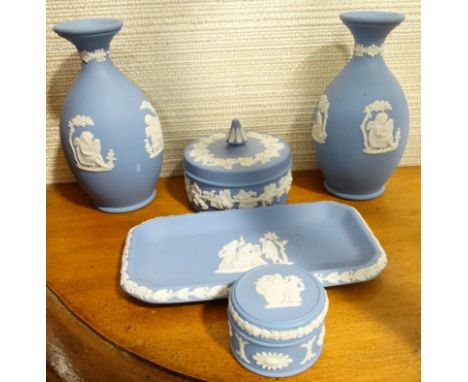 5 Pieces of Wedgwood blue/white Jasperware trinket china 