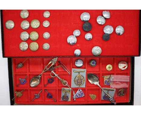 Collection of military buttons, Royal Army Ordnance Corps badge and collectables P&amp;P Group 1 (£14+VAT for the first lot a