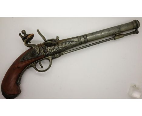 20th Century replica flintlock pistol. P&amp;P Group 2 (£18+VAT for the first lot and £3+VAT for subsequent lots) 