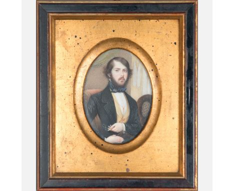 Portrait miniature  first half 19. Century of an elegant young gentleman, watercolor famed under glass, 8.5x6.5cm