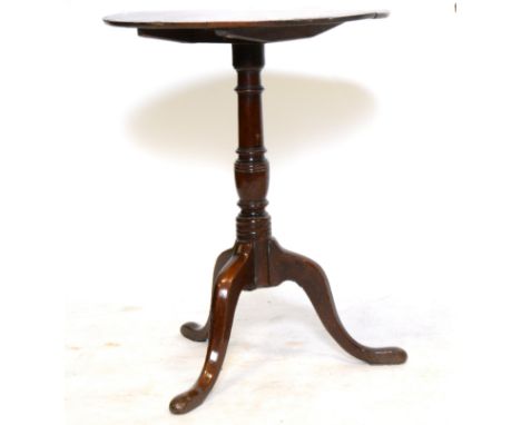 Oak tripod table, circular tilt top, turned column, shaped legs, diameter 84cm.