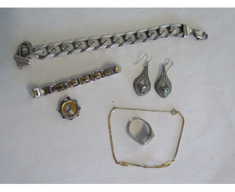 Assorted silver jewellery and a 9ct bracelet, silver approx 100 grams, bracelet 1.5 grams 