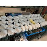 Lot de 50 approx bols ramequins et bols