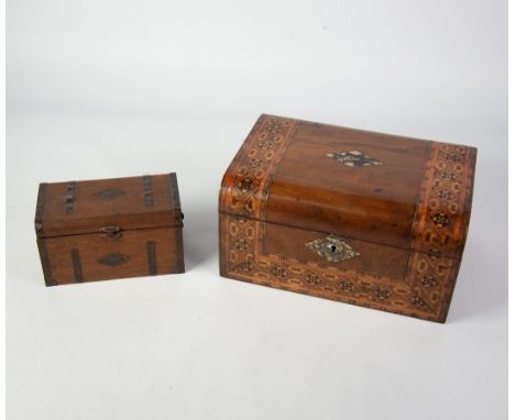 VICTORIAN WALNUT WOOD WORKBOX with broad Tunbridge banded border, the interior with lift-out compartmentalised tray and a MAH