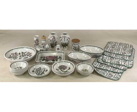 PORTMEIRION; a quantity of items in 'Botanic Garden' pattern, to include a pair of vases, dishes, a tureen, bowls etc