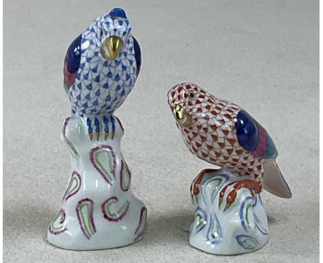 HEREND; two small porcelain figures of parrots or parakeets, both with printed marks to base, height of taller 11cm.