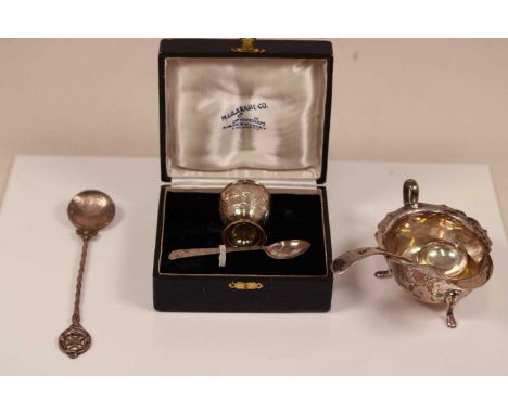 EDWARD VINER; an Elizabeth II hallmarked silver sauce boat, Sheffield 1954, length 14.5cm, an Elizabeth II hallmarked silver 