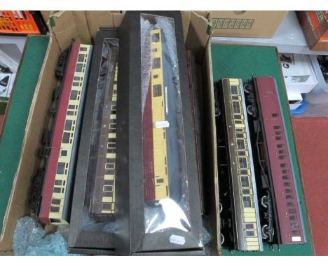 Six 'O' Gauge/7mm Kit Built Coaches, comprising a Mallard Models G.W.R; a cream/red brake; a LMS maroon all 3rd; an all metal