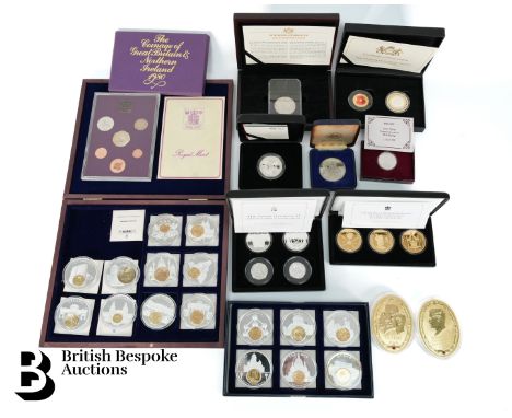 2019 Remember with Us silver £22 & £5 poppy pair coins with 24ct gold plate to edge in original box with certificate, The Que