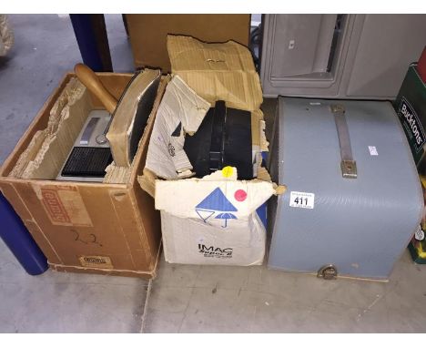 2 projectors including Eumig and a slide projector untested